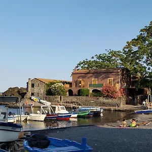 https://la-barca-di-pozzillo.sicilyhotelsitaly.net